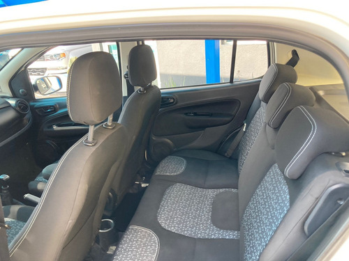 Imagen 12 de 13 de Fiat Uno 2017 1.4 Like Mt