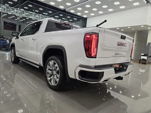 GMC Sierra 6.2 V8 Denali