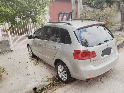 Volkswagen Suran 1.6 Highline 101cv 11c 2010