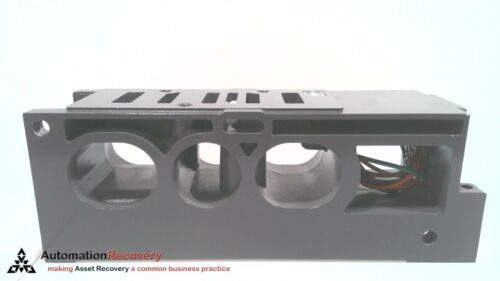 Numatics 239-572 Manifold Block 3/4 Npt Plug In, New #2 Ccf
