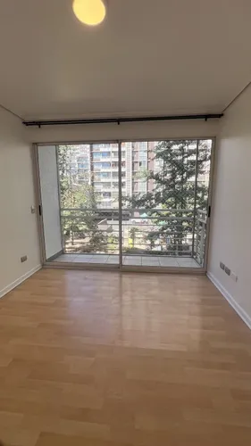 Stgo. Dp 70m2 - 2 D 2 Bñ 1 Bx Y 1 Bd Sta. Victoria Con Lira