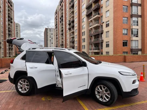 Jeep Cherokee 3.2 Longitude Plus