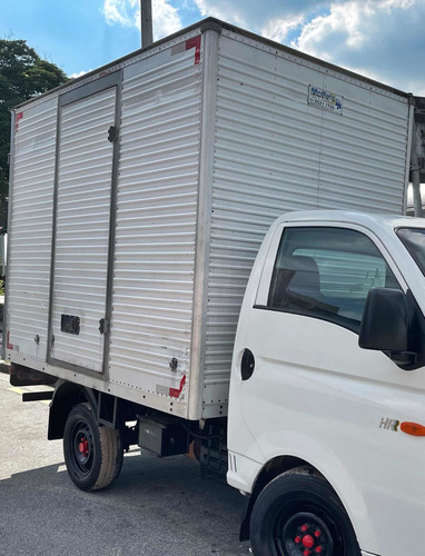 Imagem 2 de 4 de Bau Isolado 3m Hyundai Hr