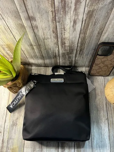 Nautica Diver - Bolso Cruzado Pequeño De Nailon Para Mujer Color Negro