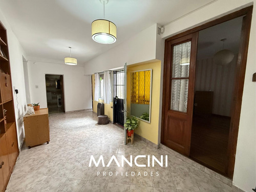 Venta En Block De Local Comercial Y Casa De 3 Ambientes - Vi
