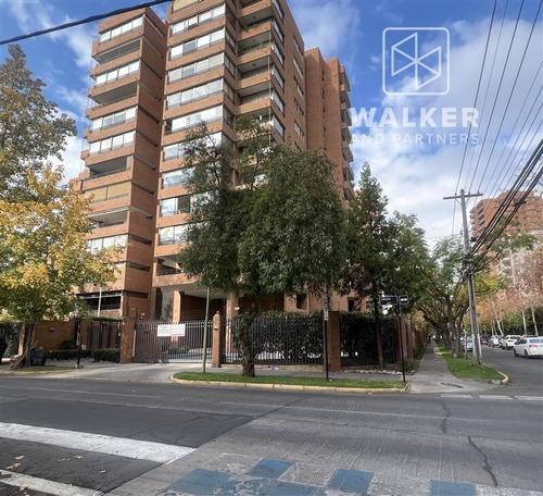 Departamento En Arriendo De 5 Dorm. En Las Condes