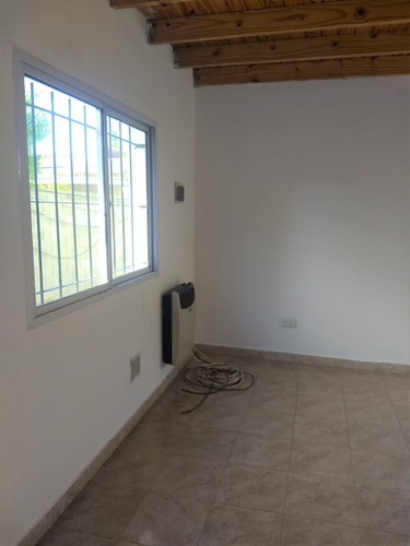 Imagen 2 de 10 de Departamento 2 Ambientes C/patio Y Cochera En Venta En Pilar
