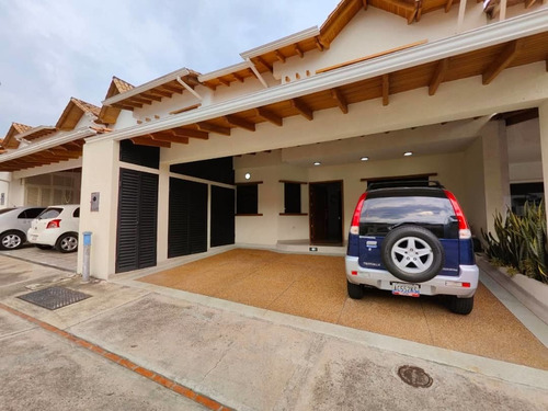 Imagen 14 de 16 de Cf. Se Vende Excelente Casa En Urb Villa Eugenia.