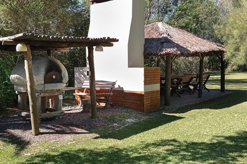Casa En Venta Country Chascomús. Lote 2250 M2