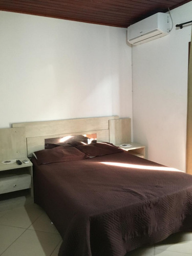 Aluguel Temporada Praia Ingleses-florianópolis-duplex 2 Dorm- 2smart Tv Com Filmes De 5 Telecines E Amazon Video-split-wifi