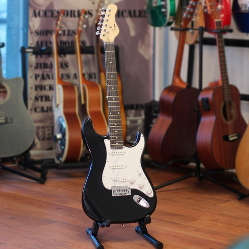 Guitarra Eléctrica Stratocaster Smiger Color Negro Orientación De La Mano Diestro