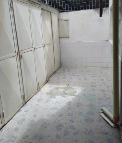 Imagen 21 de 21 de Casa-quinta De Dos Plantas En Calle Cerrada
