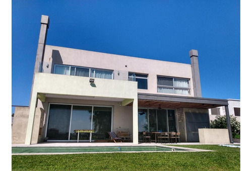 Venta Casa El Cantón Barrio Islas
