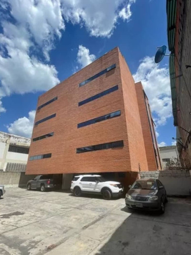 Adquiera Espectacular Edificio Comercial