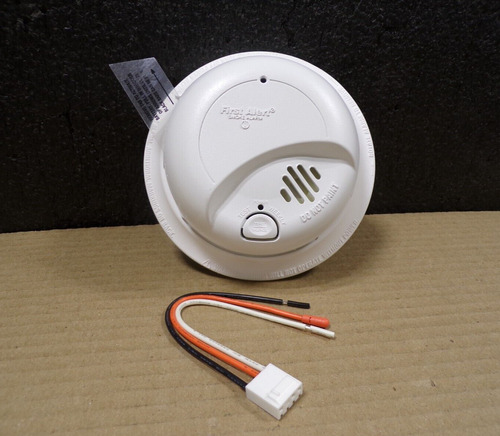 First Alert 9120b Smoke Detector & Alarm, Ac Powered Wit Ddc