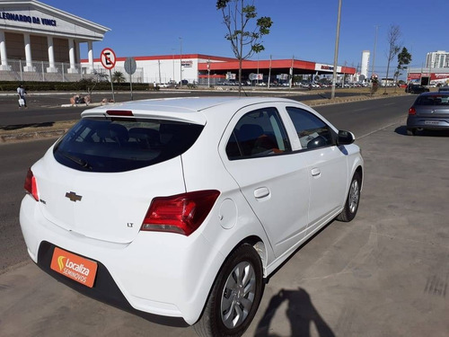 Imagem 2 de 9 de Chevrolet Onix 1.0 Mpfi Lt 8v Flex 4p Manual