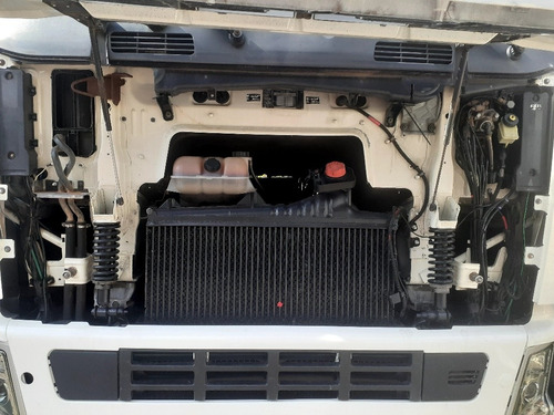 Imagem 15 de 15 de Volvo Fh 380 6x2 Ano 2005 Cama Gaucha E Turbo Clima