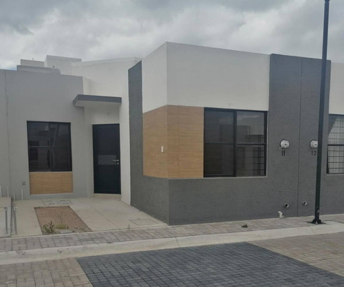 Imagen 1 de 12 de Casa En Renta, Paseo De La Asunción, San Gerardo, Aguascalientes, Rcr 413774.