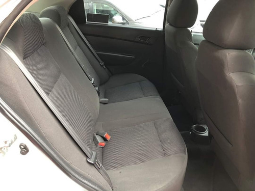 Imagen 5 de 8 de Chevrolet Aveo 2013 1.6 Ls Aa Mt