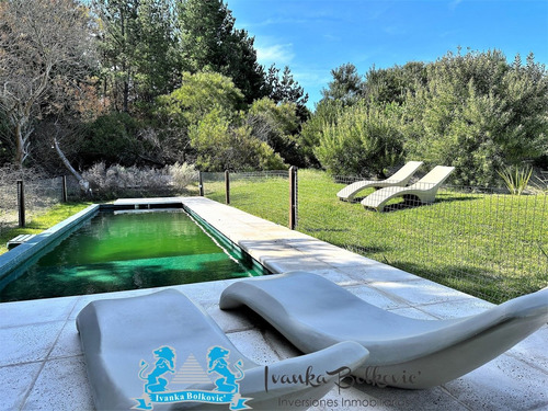 Venta Casa Ideal Para Disfrutar Rodeada De Pinos Con Piscina