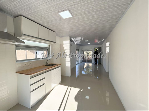 En Venta Propiedad De 2 Dormitorios Con Piscina, Colonia