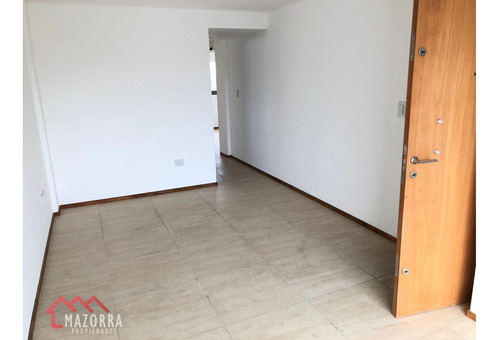 Departamento Con Cochera En Venta-caseros Centro