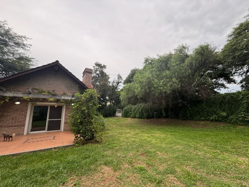 Villa Allende Golf. Casa En Venta De 3 Dormitorios Cochera, Pileta Y Gran Parque