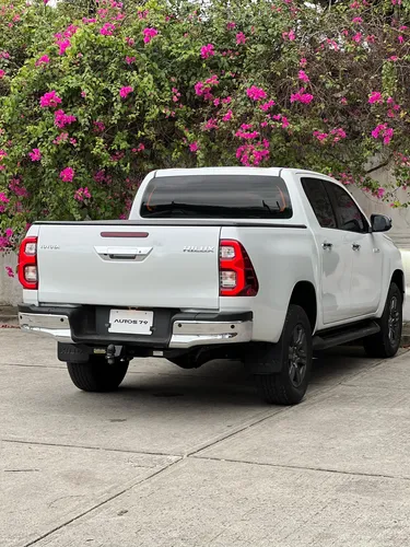 Toyota Hilux 2.4 Diésel 4X4