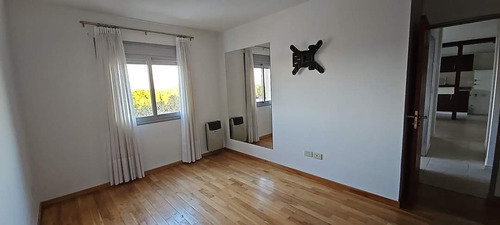 Departamento En Alquiler C/cochera - 2 Dormitorios - Marcelo T. De Alvear 736