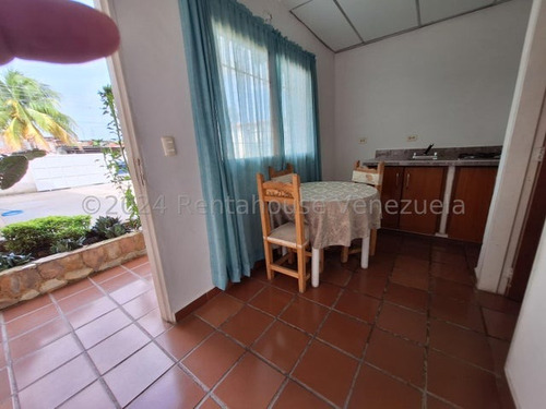 Apartamento Tipo Estudio En Alquiler Santa Rita Av Principal Baño Cocina Estacionamiento Estef 25-13994
