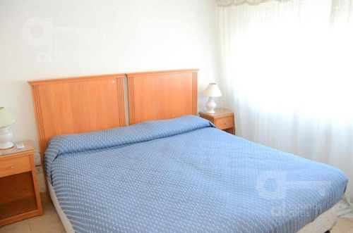 Recoleta. Departamento 4 Ambientes. Alquiler Temporario Sin Garantías.