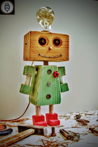 Velador Lampara Robot Madera Únicos. Lamparas On