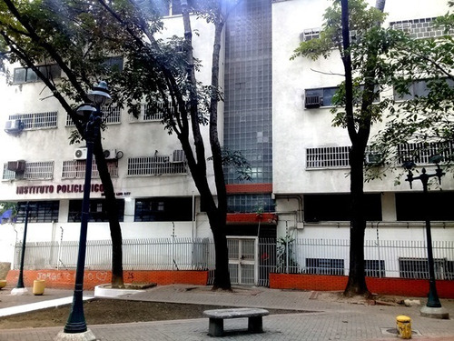Imagen 1 de 13 de Consultorio Y Laboratorio En Venta La Candelaria 21-27402 Illarramendi