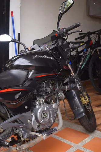 Pulsar 180 Gt