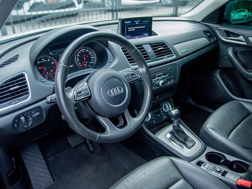 Imagem 11 de 15 de Audi Q3 2.0 Tfsi Quat. 170/180cv S-tronic 5p 2013