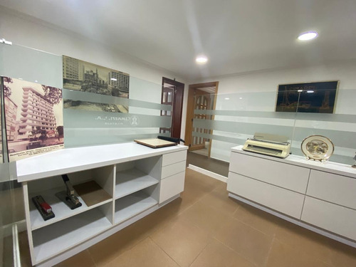 Casa Comercial En Venta En La Castellana