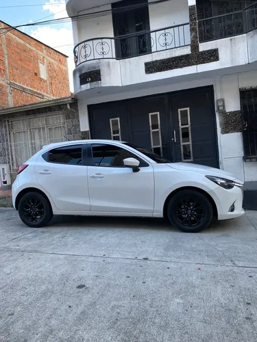 Mazda 2 Turíng Automático