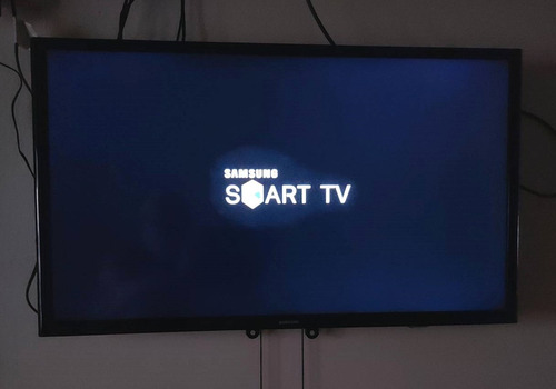 Smart Tv De 32 Samsung Un32j4300 Con Pantalla Led | Usada (Usado)