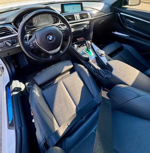 BMW Serie 3 3.0 330i Sedan Sport Line 252cv