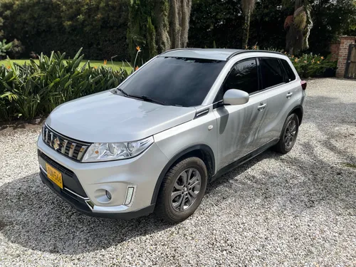 Vitara Live 2wd At Modelo 2022 Color Plata 49.000 Km