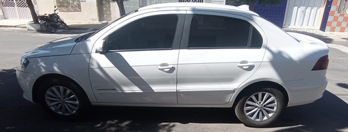 Imagem 6 de 9 de Volkswagen Voyage 2015 1.6 Msi Comfortline Total Flex 4p