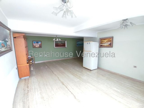 Ab Rentahouse Le Ofrece En Venta Casa Amplia En Tablilla Con Porton , Protegida Con Cerco Electrico , Posee Planta Electrica Av Bolivar Valencia