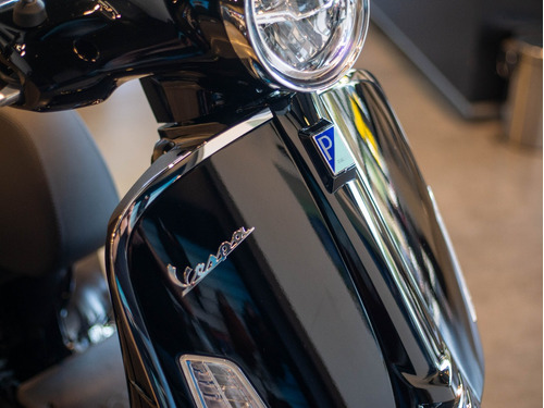 Vespa Gts 300 Super Negra Modelo 2023 Entrega Ya