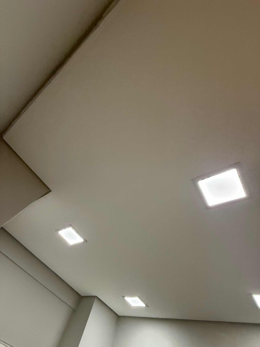Sala Com Recepção Consultorio E Sala De Procedimento