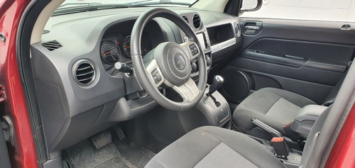 Imagen 7 de 10 de Jeep Compass 2.4 Latitude 4x2 Automatico Rojo 2015