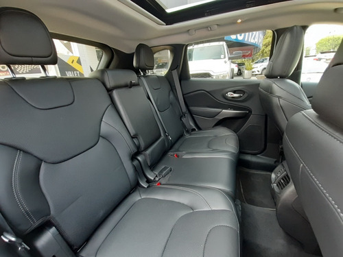 Imagen 8 de 15 de Jeep Cherokee Overland 2020