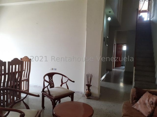 Imagen 3 de 12 de Apartamento En Venta En Av. Bolívar De San Juan De Los Morros. 23-7366