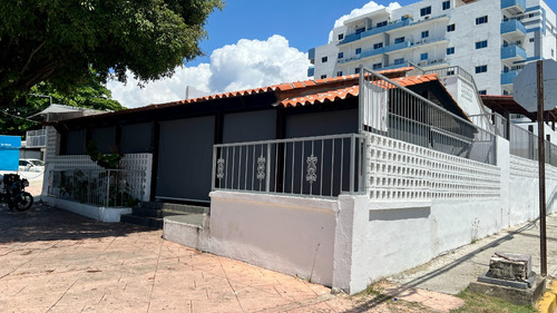 Local En Alquiler En Zona Universitaria, Santo Domingo