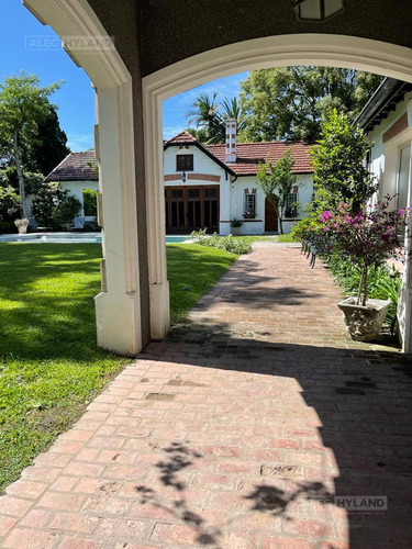 Excelente Chalet Inglés, En Alquiler Y Venta En Martínez, Vías A Libert