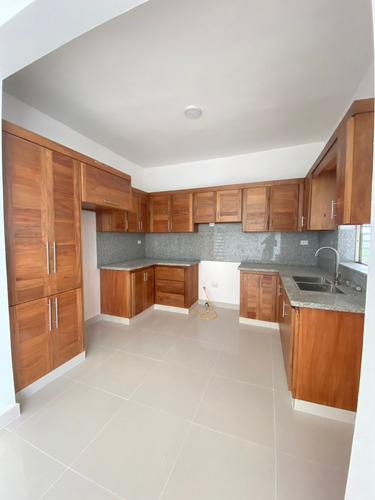 Apartamento En Venta Salida A Santo Domingo, San Francisco De Macorís.